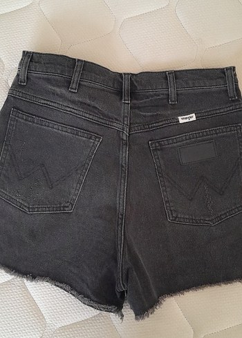 Wrangler Gri Düğmeli Salaş Mini Kot Şort