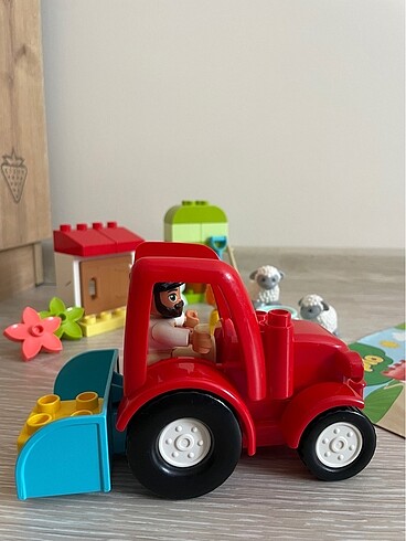 Diğer Lego duplo çiftlik traktörü ve hayvan bakımı