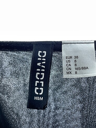 38 Beden siyah Renk H&M Uzun Elbise %70 İndirimli.