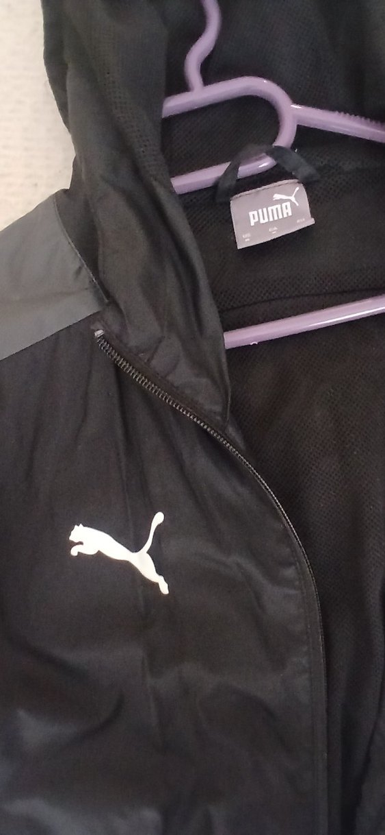 Puma Siyah Kapüşonlu Hafif Rüzgarlık — görsel 2/5