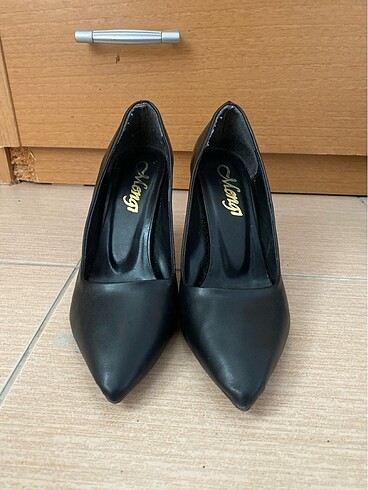 Nine West siyah topuklu ayakkabı