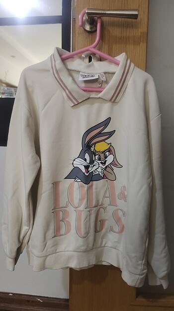 Sweetshirt