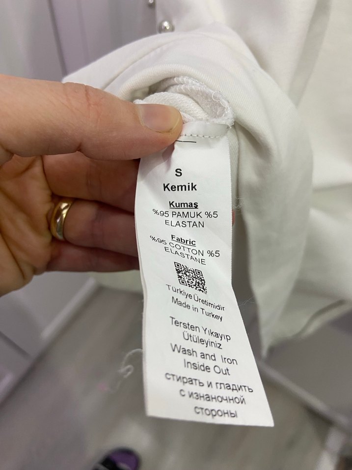 Düğme Detaylı Beyaz Kadın Sweatshirt - Görsel 4