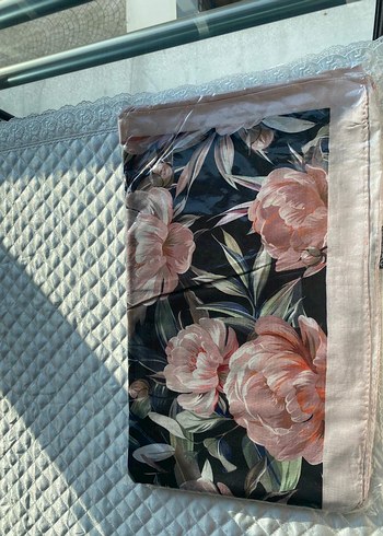 Çiçek Desenli Şal - Görsel 4