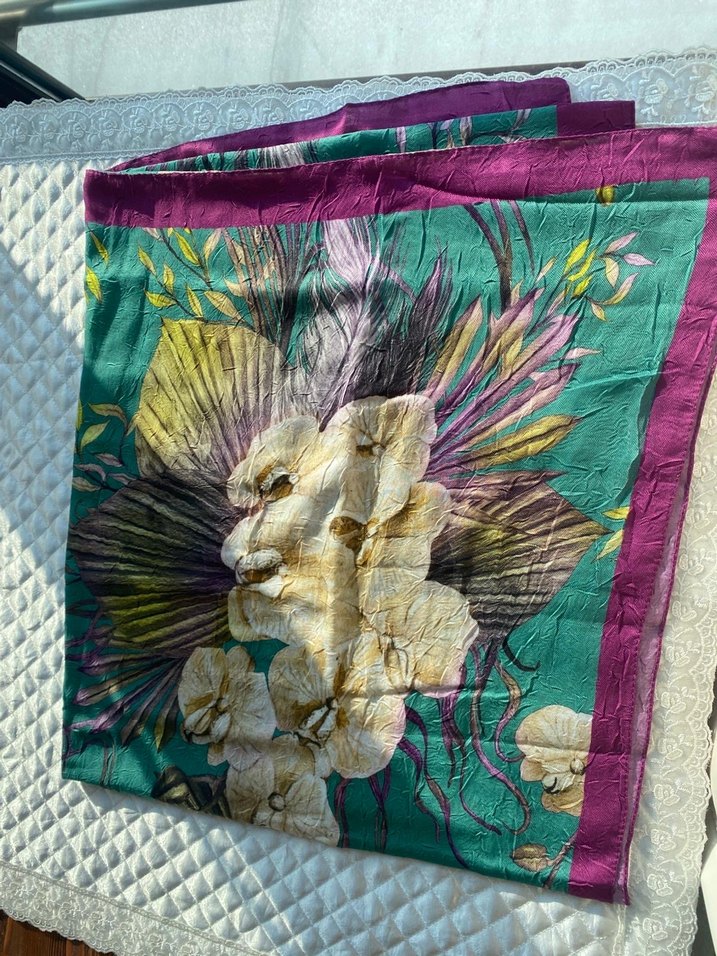 Çiçek Desenli Şal - Görsel 2