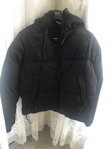 s Beden Pull and Bear şişme mont