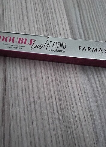 Farmasi duble lash maskara 