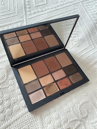 Nars Skin Deep Far Paleti