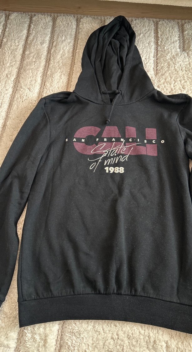 Siyah Kapüşonlu Baskılı Kadın Sweatshirt - Görsel 2