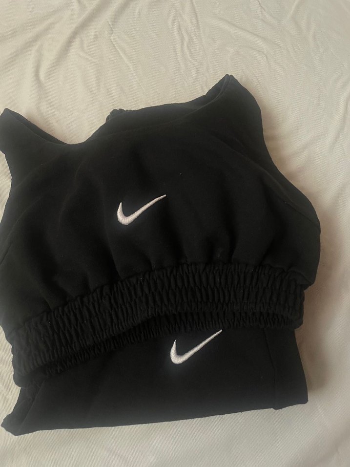 Nike Siyah V Yaka  Midi Tişört ve eşofman takımı - Görsel 5