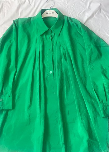 Uzun Kollu Parlak Yeşil Kadın Gömlek - Görsel 3