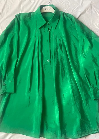 Uzun Kollu Parlak Yeşil Kadın Gömlek - Görsel 2