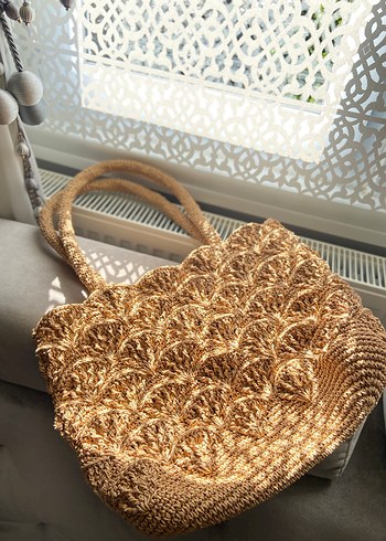 Zara Bej Parlak Dantel Detaylı Örgü Kadın Çanta