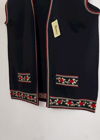 Siyah Uzun Kadın Güllü Desenli Cepli Triko Anne Yelek - Görsel 2