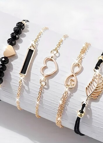 Diğer Siyah Quartz Saat ve Takı Seti