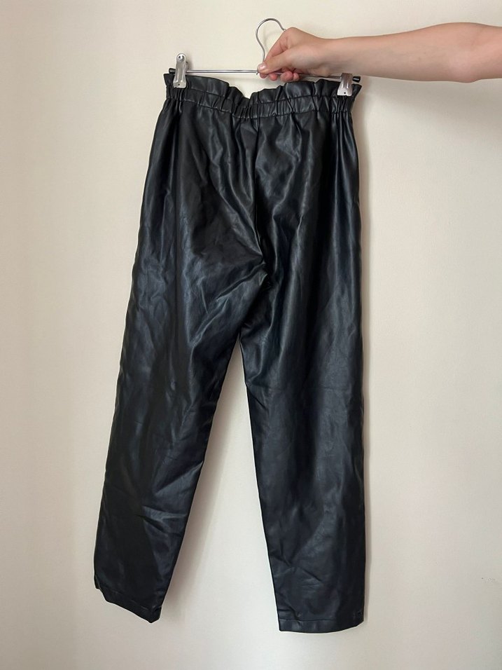 Kemerli Siyah Deri Kız Pantolonu - Görsel 3