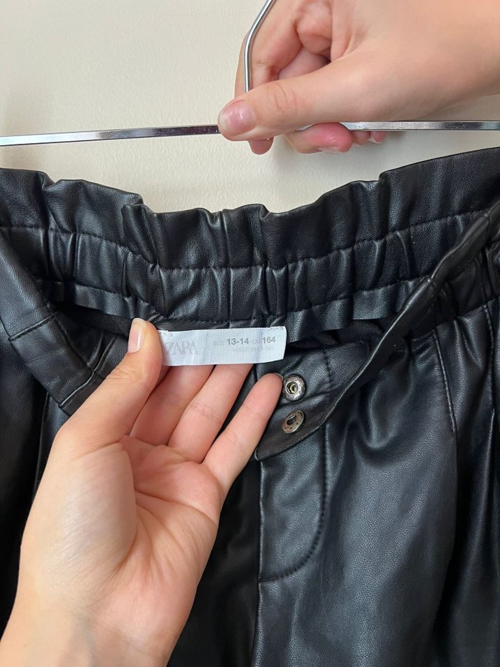 Kemerli Siyah Deri Kız Pantolonu - Görsel 4