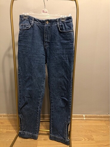 Paça Detay Mom Jean