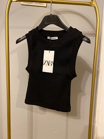 Zara Halter Yaka Crop