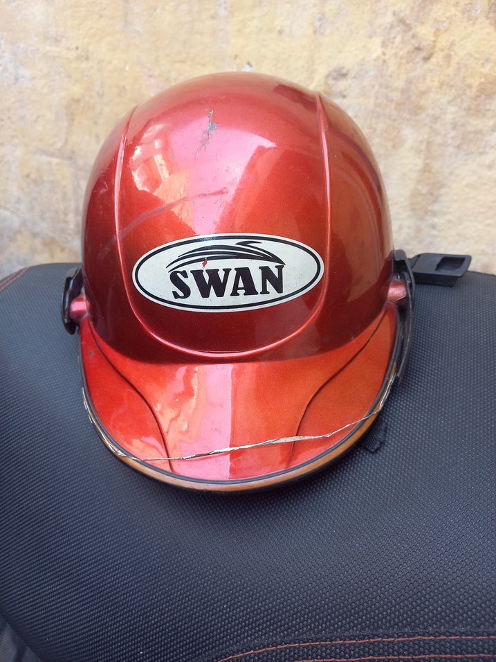 Kırmızı Parlak SWAN Motosiklet Kaskı - Görsel 3