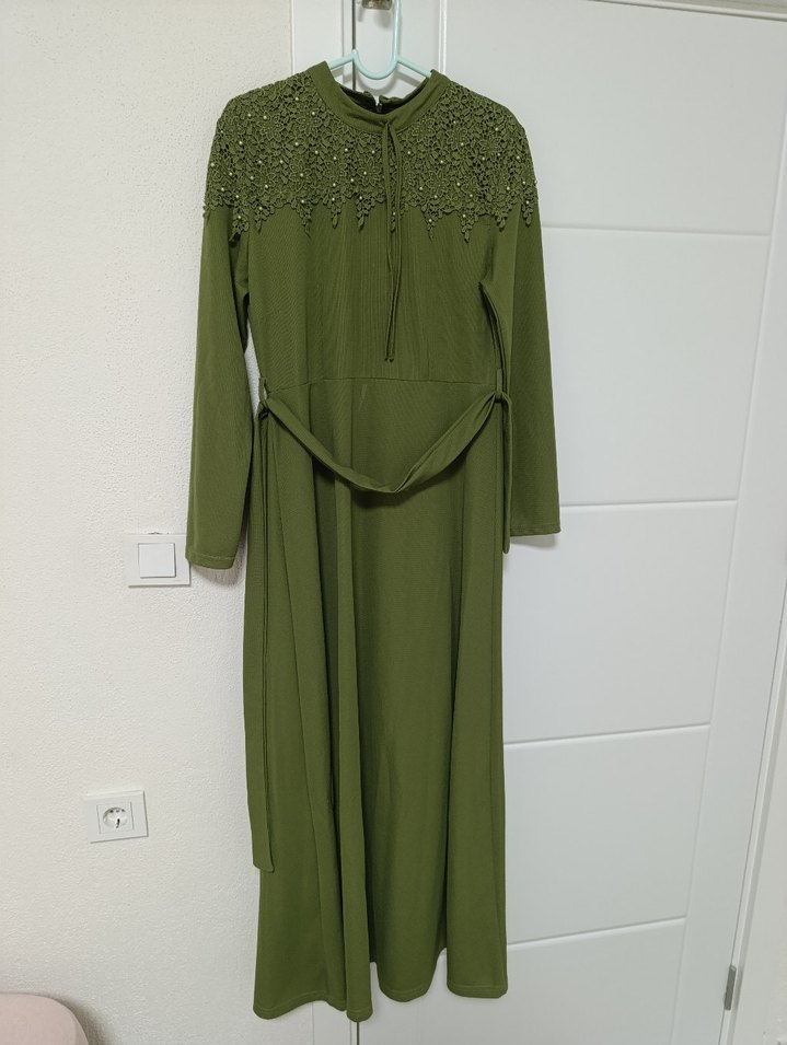 Yeşil Dantel Detaylı Uzun Kadın Elbise - Görsel 3