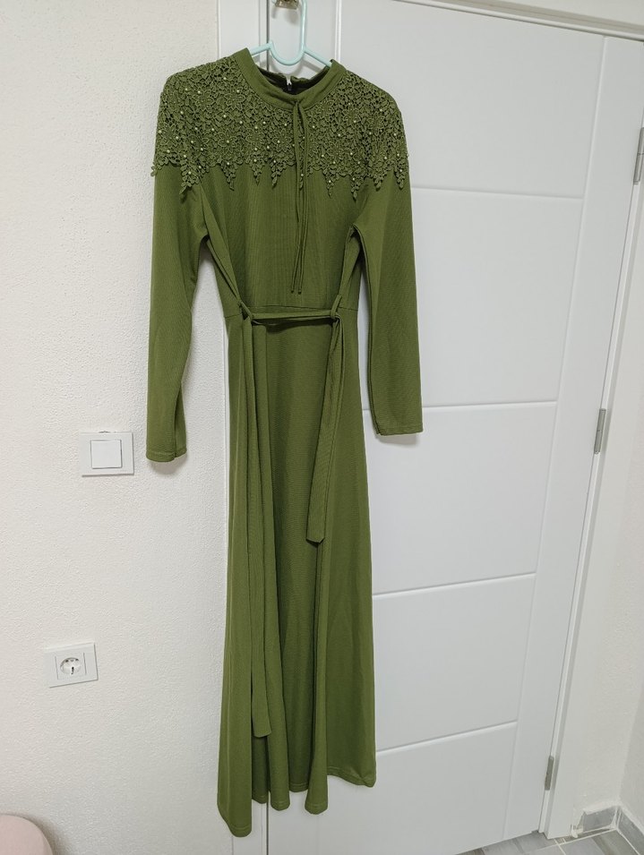 Yeşil Dantel Detaylı Uzun Kadın Elbise - Görsel 2