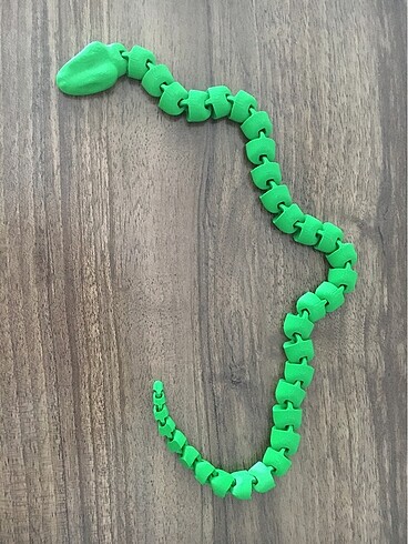 3d yazıcı ile yapılmış yilan figür