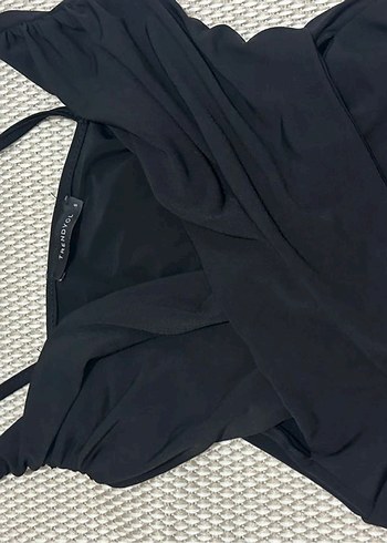 Zara V Yakalı Siyah İnce Askılı Kadın Bluz