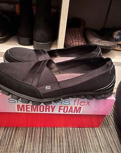 Skechers
