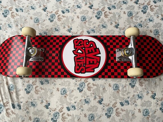 Seven Skates Siyah Kırmızı Damalı Kaykay Skateboard