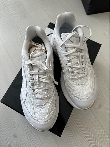39 Beden beyaz Renk Puma Spor Ayakkabı