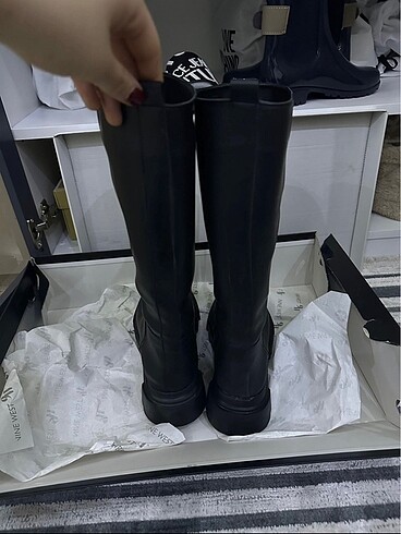 38 Beden Ninewest çizme