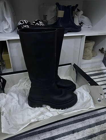38 Beden siyah Renk Ninewest çizme