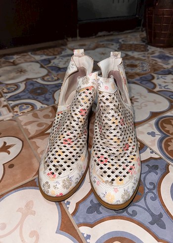 Çiçek Desenli Bohem Blok Topuklu Kadın Sandalet - Görsel 2