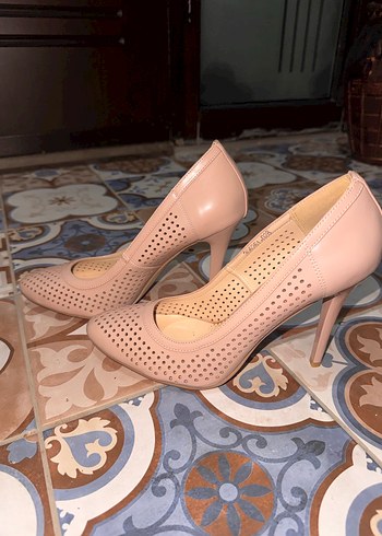 Bej Tokalı Stiletto Topuklu Kadın Ayakkabı - Görsel 3