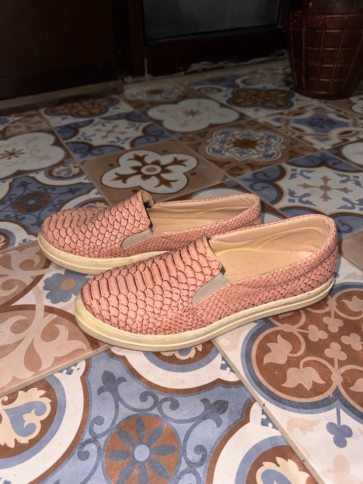 Pembe Yılan Desenli Kadın Spor Ayakkabı - Görsel 2