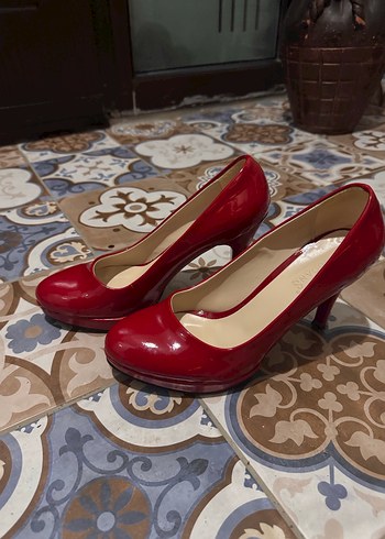 Klasik Kırmızı Rugan Topuklu - Görsel 2