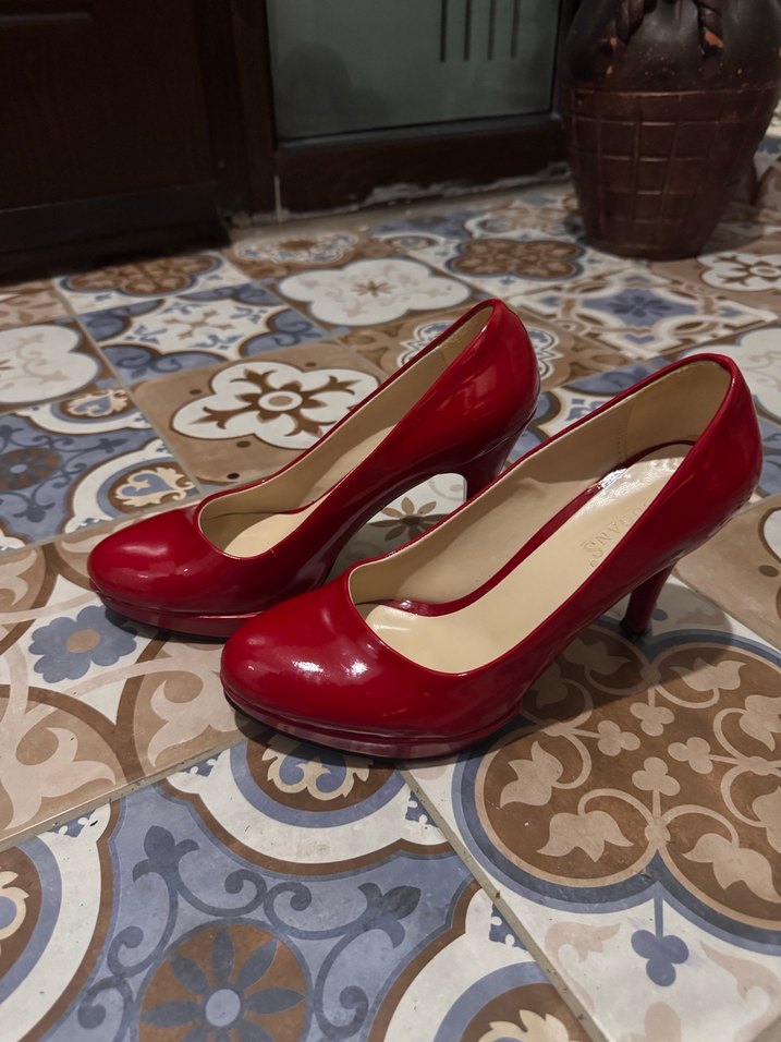 Klasik Kırmızı Rugan Topuklu - Görsel 2