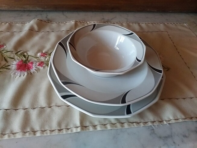 Poselen yemek takımı