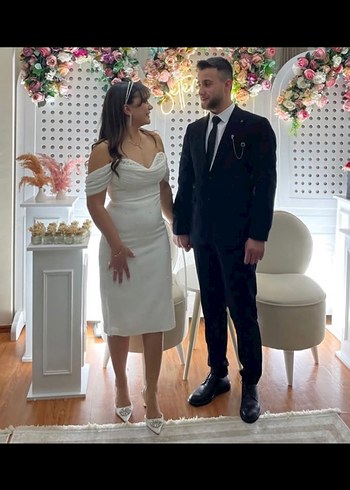 Carmen Ekru Krep İnci İşlemeli Midi Söz Elbisesi - Görsel 3