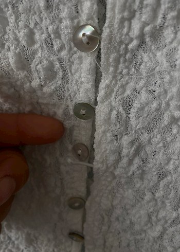 Düğmeli Beyaz Keten Uzun Kollu Bluz - Görsel 4