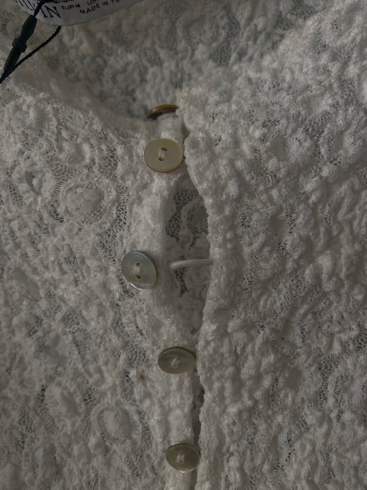 Düğmeli Beyaz Keten Uzun Kollu Bluz - Görsel 3