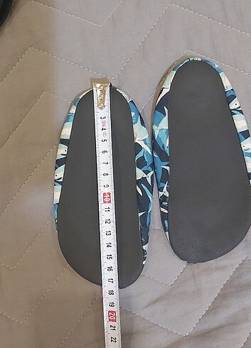 5-8 Yaş, 22 cm Beden çeşitli Renk 3 adet şapka ve slipstop babet