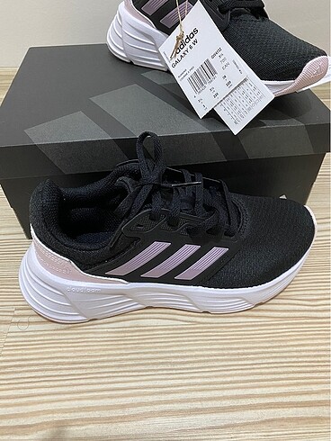 36 Beden Adidas ayakkabı