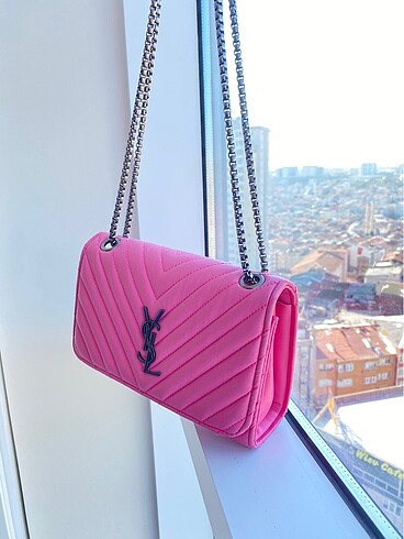 Pembe kol çantası