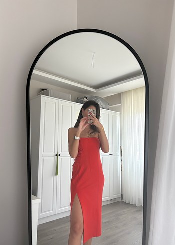 Askılı Kırmızı Midi Elbise Yırtmaçlı