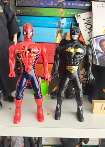 Örümcek Adam (Spider-Man) ve Batman Aksiyon Figürleri
