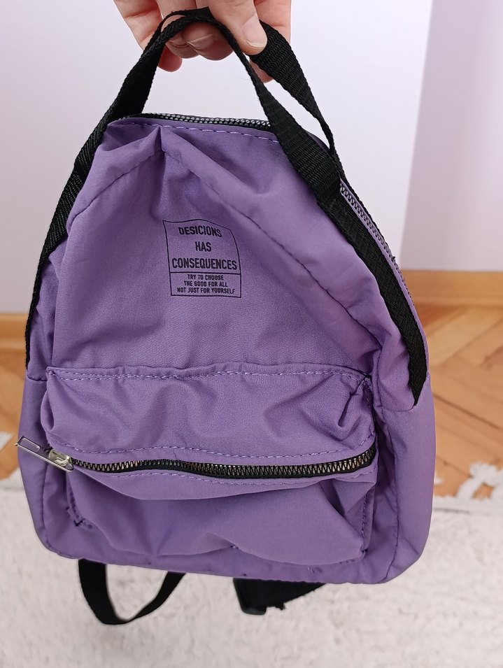 Mor Fermuarlı Kadın Sırt Çantası - Görsel 3