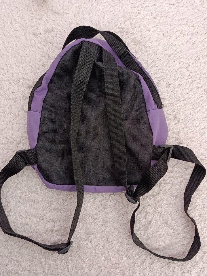 Mor Fermuarlı Kadın Sırt Çantası - Görsel 4