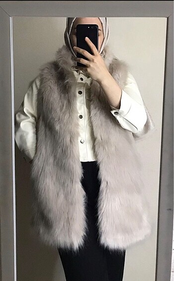 Bershka Tüylü Yelek